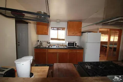 3966 Steeg Rd, Twentynine Palms, CA 92277 photo 3