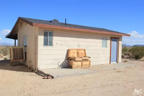 3966 Steeg Rd, Twentynine Palms, CA 92277 photo 2