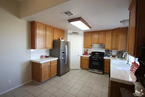 7365 Barberry Ave, Yucca Valley, CA 92284 photo 9