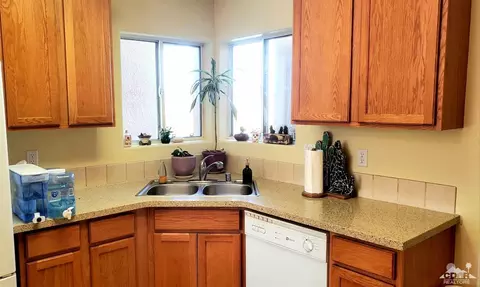 6940 Mount Lassen Ave, Joshua Tree, CA 92252 photo 2