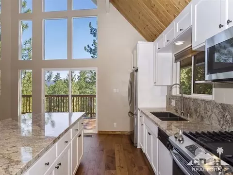 27695 N Bay Rd, Lake Arrowhead, CA 92352 photo 6