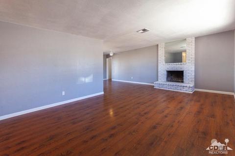 7341 Camarilla Ave, Yucca Valley, CA 92284 photo 2