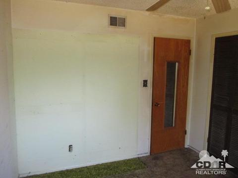992 N Willow Ave, Rialto, CA 92376 photo 13