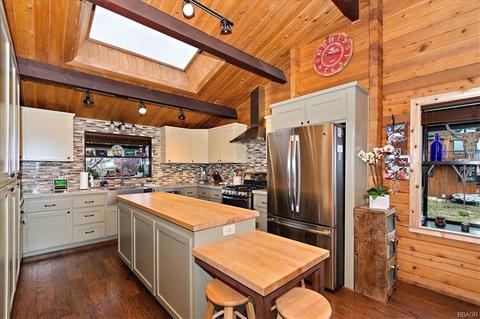 1240 Pine Ln, Big Bear City, CA 92314 photo 12