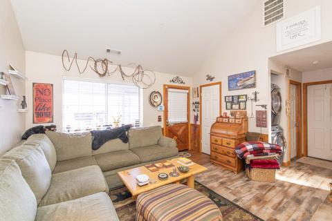 677 Holmes, Sugarloaf, CA 92386 photo 6