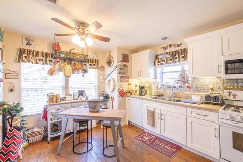 677 Holmes, Sugarloaf, CA 92386 photo 8
