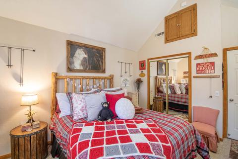 677 Holmes, Sugarloaf, CA 92386 photo 17