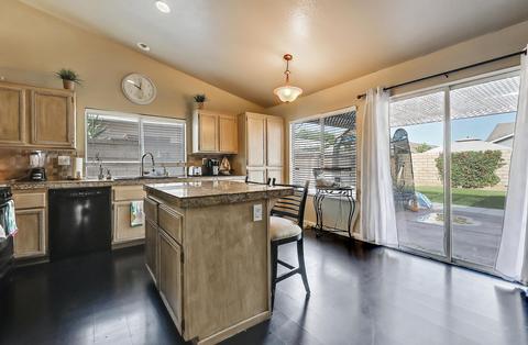 81256 Iris Ct, Indio, CA 92201 photo 9