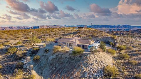 57669 Lowe Ln, Yucca Valley, CA 92284 photo 2