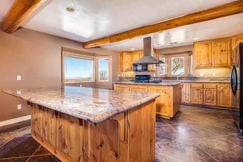 57669 Lowe Ln, Yucca Valley, CA 92284 photo 3