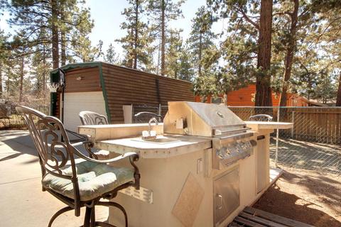 933 Nana Ave, Big Bear City, CA 92314 photo 31