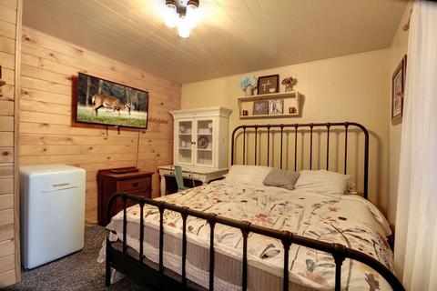 912 Wendy Ave, Big Bear City, CA 92314 photo 17