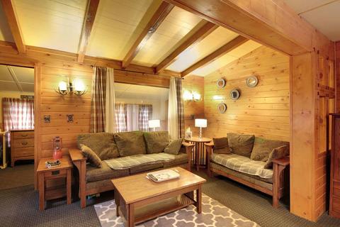 912 Wendy Ave, Big Bear City, CA 92314 photo 4
