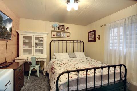 912 Wendy Ave, Big Bear City, CA 92314 photo 15