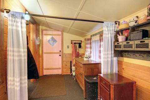 912 Wendy Ave, Big Bear City, CA 92314 photo 2