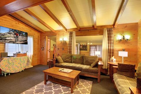 912 Wendy Ave, Big Bear City, CA 92314 photo 3