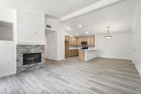 1710 Express Cir, Colton, CA 92324 photo 4