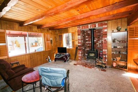 130 Maple Ln, Sugarloaf, CA 92386 photo 3
