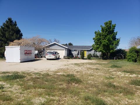 9261 60th St W, Mojave, CA 93501 photo 1