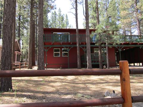 906 Mountain Ln, Big Bear City, CA 92314 photo 1