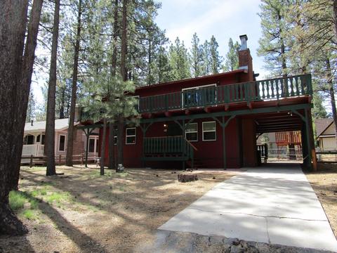 906 Mountain Ln, Big Bear City, CA 92314 photo 2