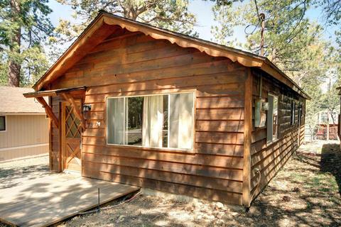 721 Moreno Ln, Sugarloaf, CA 92386 photo 3