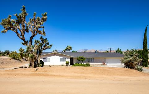 7886 Bannock Trl, Yucca Valley, CA 92284 photo 2