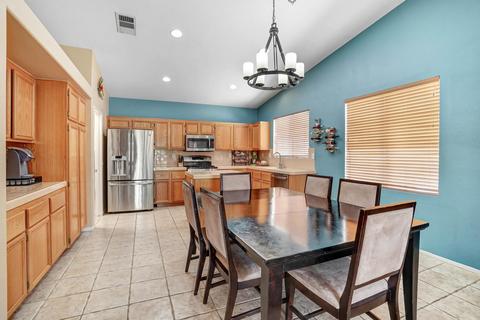 81104 King Palm Dr, Indio, CA 92201 photo 4