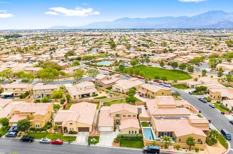 82761 Mount Riley Dr, Indio, CA 92203 photo 4