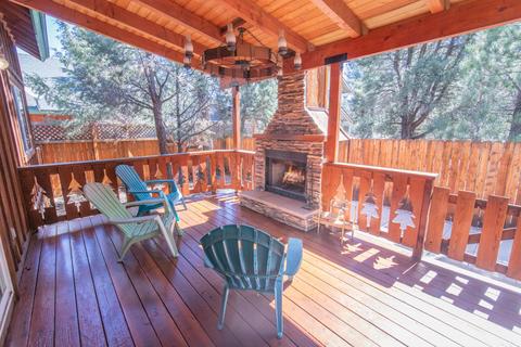 998 Ash Ln, Big Bear City, CA 92314 photo 12