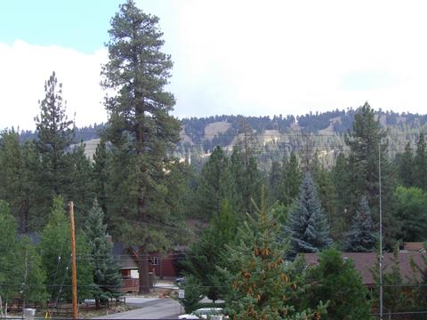 328 Oriole Dr, Big Bear Lake, CA 92315 photo 2
