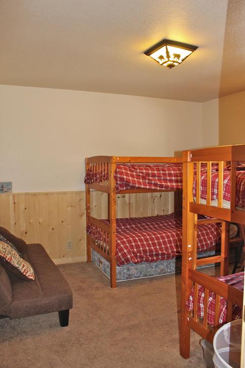 468 Vista Ave, Sugarloaf, CA 92386 photo 22