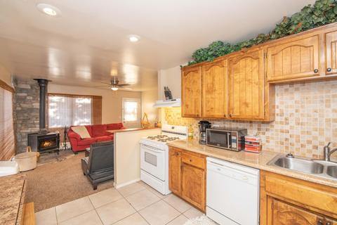 161 Maple Ln, Sugarloaf, CA 92386 photo 9