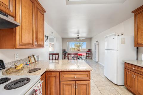 1525 Dakota Ln, Landers, CA 92285 photo 11