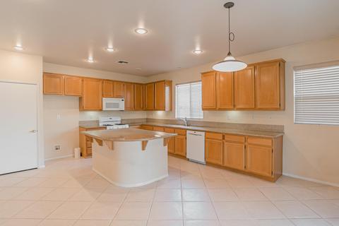 82560 Grant Dr, Indio, CA 92201 photo 3