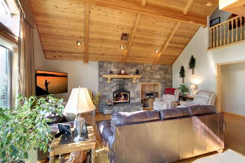 315 Starlight Cir, Big Bear Lake, CA 92315 photo 9