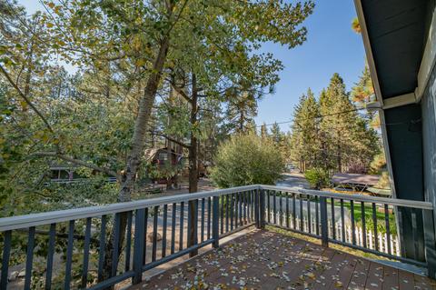 956 Tinkerbell Ave, Big Bear City, CA 92314 photo 4