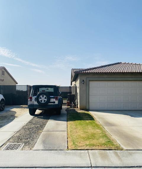 83055 Broadmoor Dr, Indio, CA 92203 photo 2