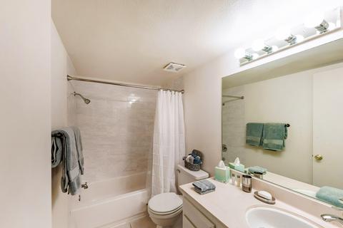 48980 Eisenhower Dr, Indio, CA 92201 photo 13