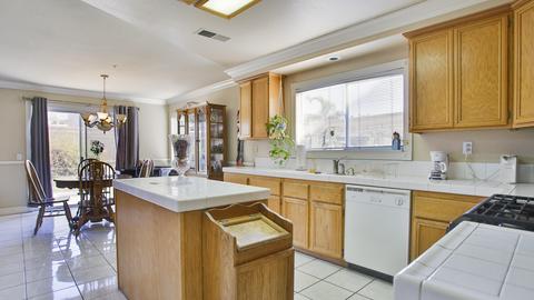 5369 Huntmaster Ln, Fontana, CA 92336 photo 14