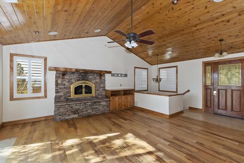 30034 Magic Dr, Running Springs, CA 92382 photo 9