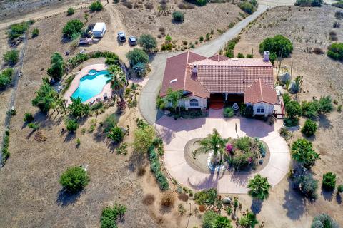 31201 Va Puerta Del Sol, Bonsall, CA 92003 photo 2