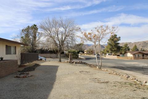 7511 Acoma Trl, Yucca Valley, CA 92284 photo 2