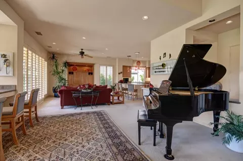 527 Arrowhead Dr, Palm Desert, CA 92211 photo 9