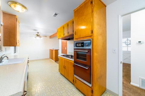 909 N Elderberry Ave, Ontario, CA 91762 photo 8