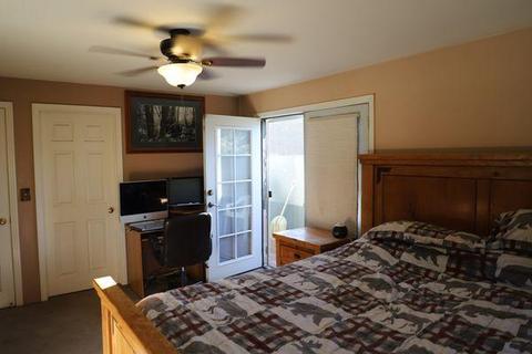 1048 G Ln, Big Bear City, CA 92314 photo 14