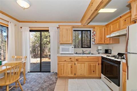 795 Pine Ln, Sugarloaf, CA 92386 photo 11