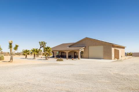 3775 Avalon Ave, Yucca Valley, CA 92284 photo 2