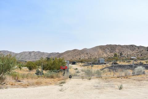9845 Sundown Trl, Morongo Valley, CA 92256 photo 2