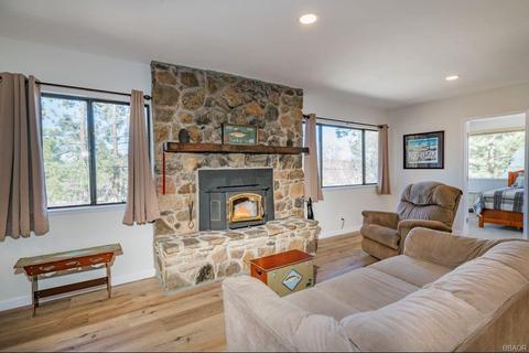1344 Malabar Way, Big Bear City, CA 92314 photo 6